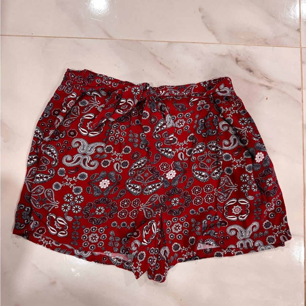 Catos women shorts , size medium
